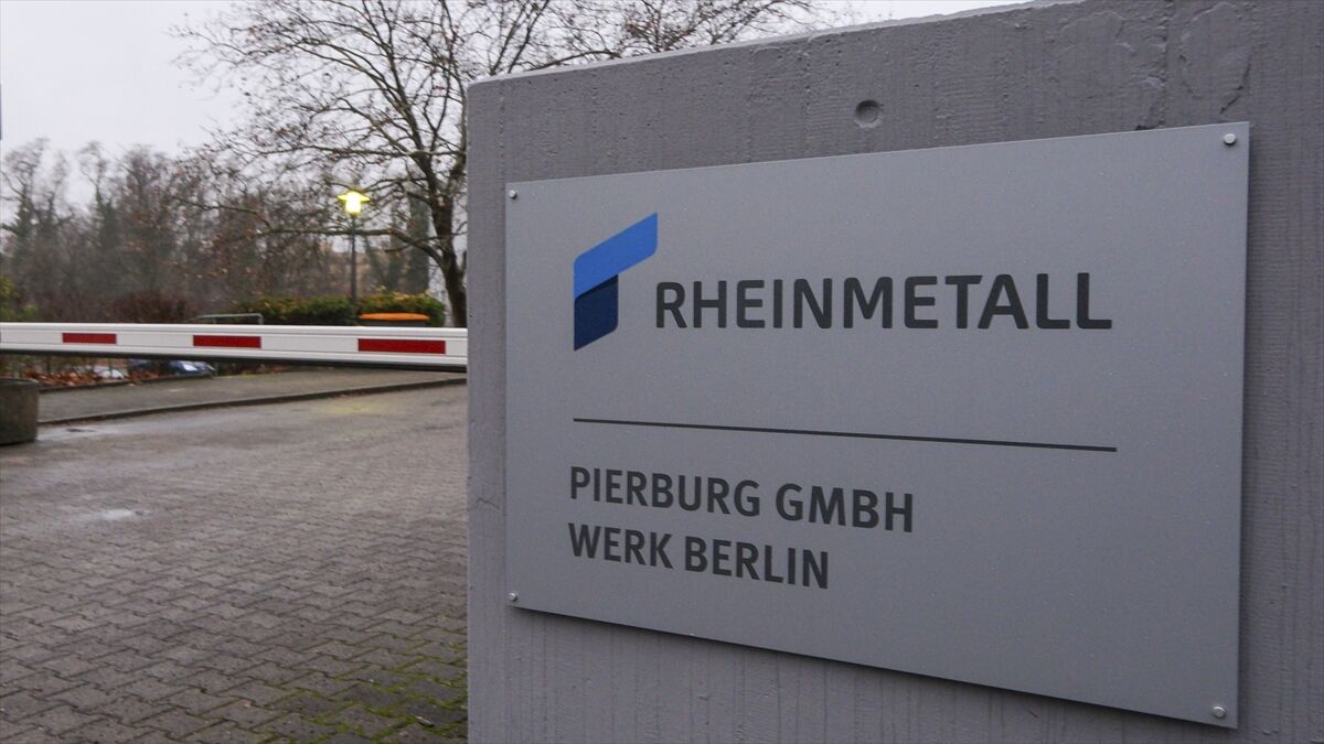 Berlin'de aktivistler İsrail için mühimmat üreten Rheinmetall şirketini protesto etti