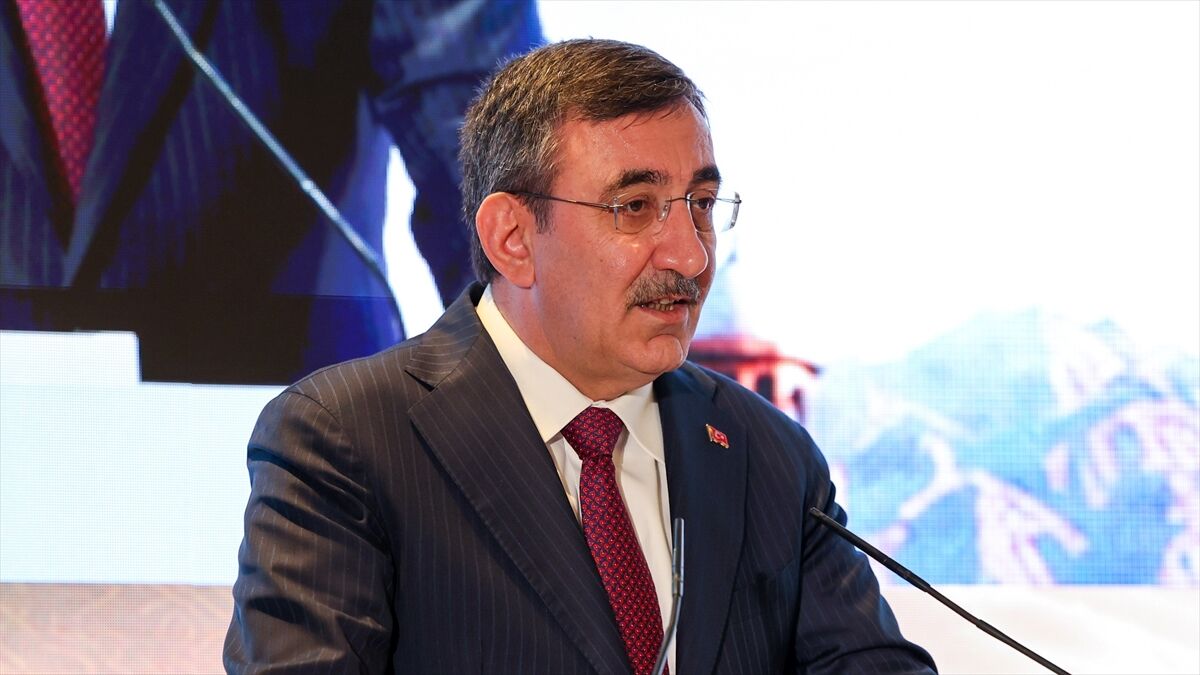 Cumhurbaşkanı Yardımcısı Yılmaz: Türkiye ile Pakistan arasındaki dostluk, güçlü duygusal bağlar üzerine inşa edilmiştir