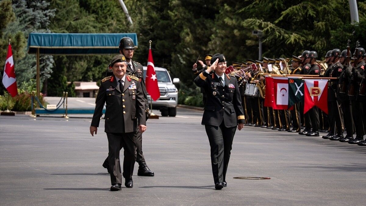 Genelkurmay Başkanı Orgeneral Bayraktaroğlu, Kanadalı mevkidaşı Carignan ile görüştü