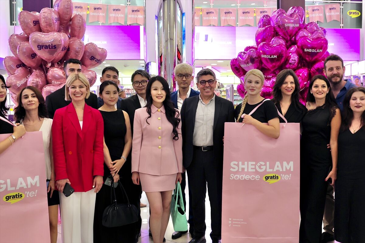 Gratis, küresel makyaj markası Sheglam'ı Türkiye'ye getirdi