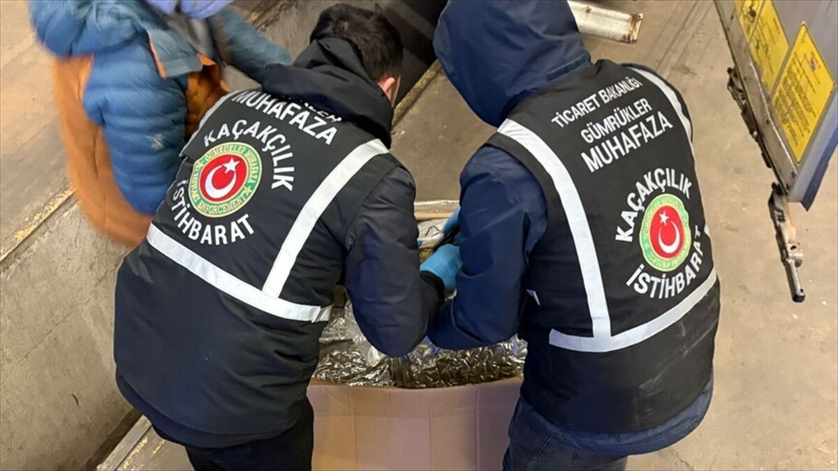 Gümrüklerde yılın ilk yarısında yaklaşık 63 milyar liralık kaçakçılık engellendi