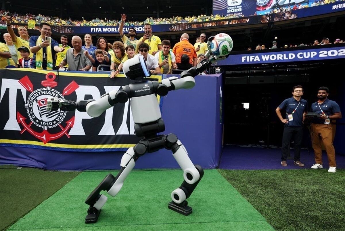 Hyundai'nin insansı robotu Atlas, 2026 FIFA Dünya Kupası sahnesine çıktı