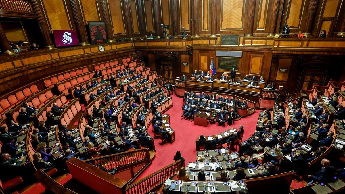 İtalya'da Meloni hükümetinin hazırladığı seçim yasası reformu parlamentodan ilk onayı aldı