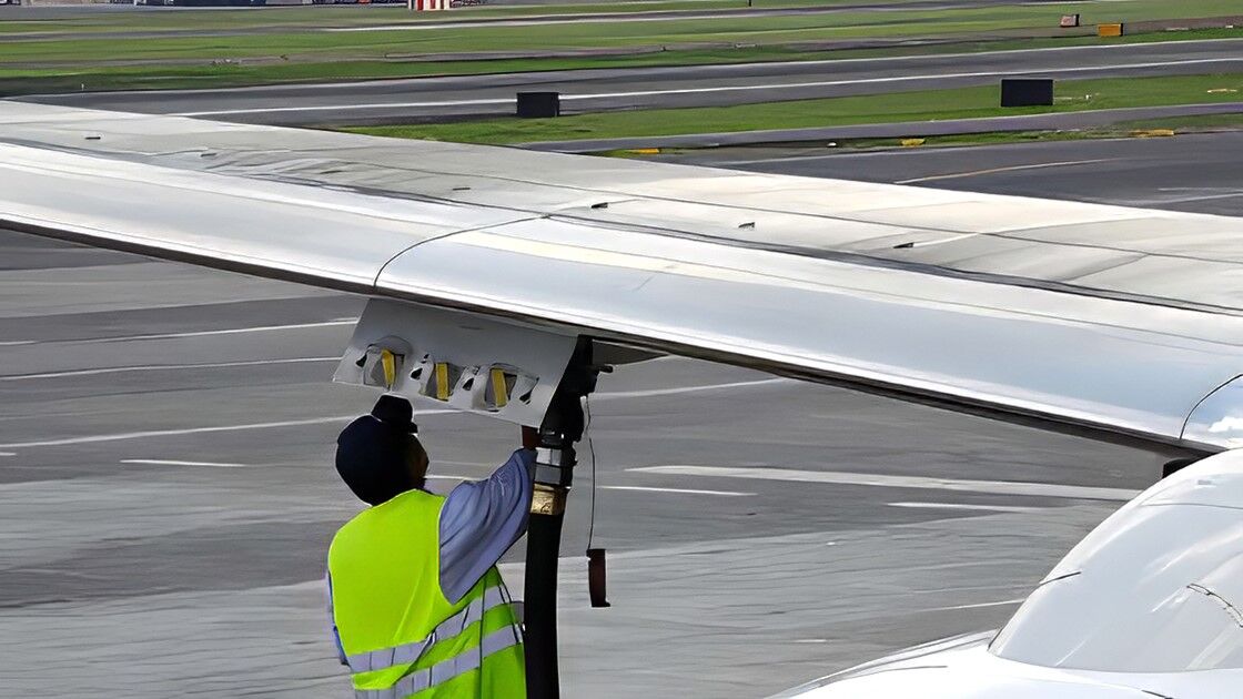 İtalya'nın bazı havalimanlarında jet yakıtı tedarikinde gecikmeler yaşanıyor