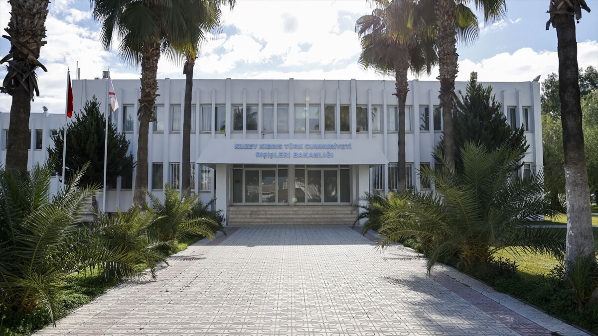 KKTC Dışişleri, AB'nin Kıbrıs Özel Temsilcisi Fitto'yu muhatap almayacağını duyurdu