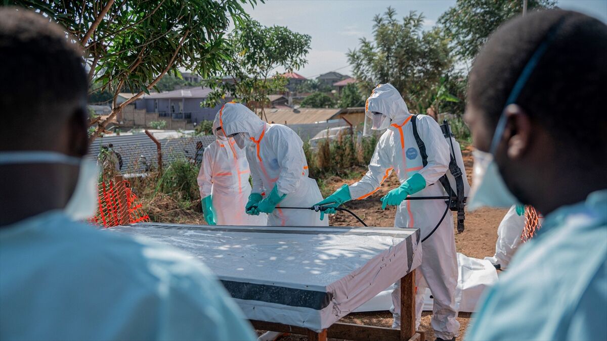 Kongo Demokratik Cumhuriyeti'nde Ebola salgınında vaka sayısı 1926'ya yükseldi
