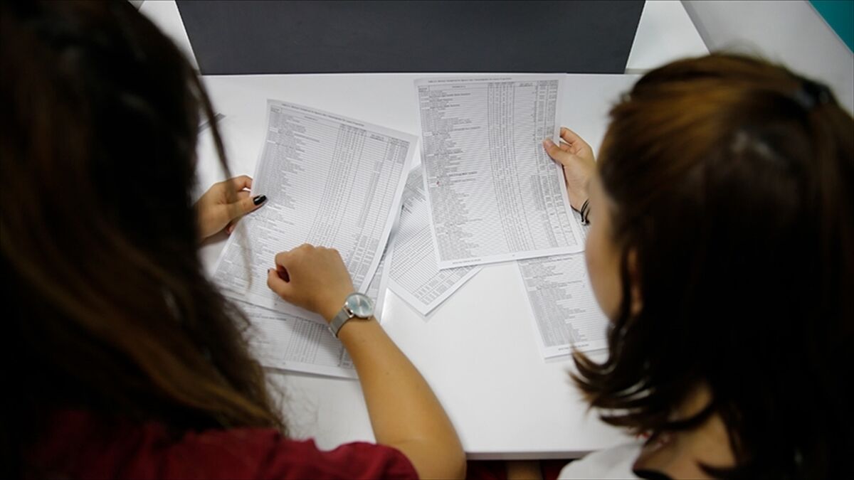 MEB, LGS ve YKS adaylarına 81 ilde 'tercih danışmanlığı' hizmeti başlattı