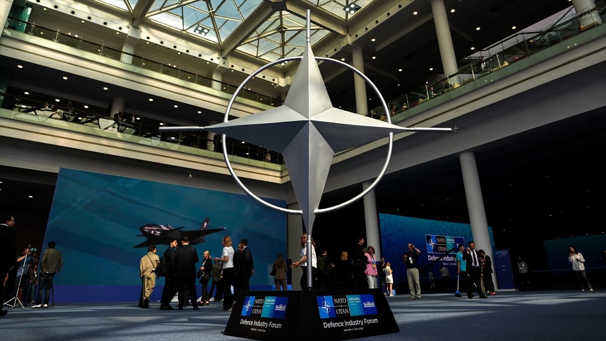NATO ülkelerinin savunma harcamaları 1,8 trilyon doları aşacak