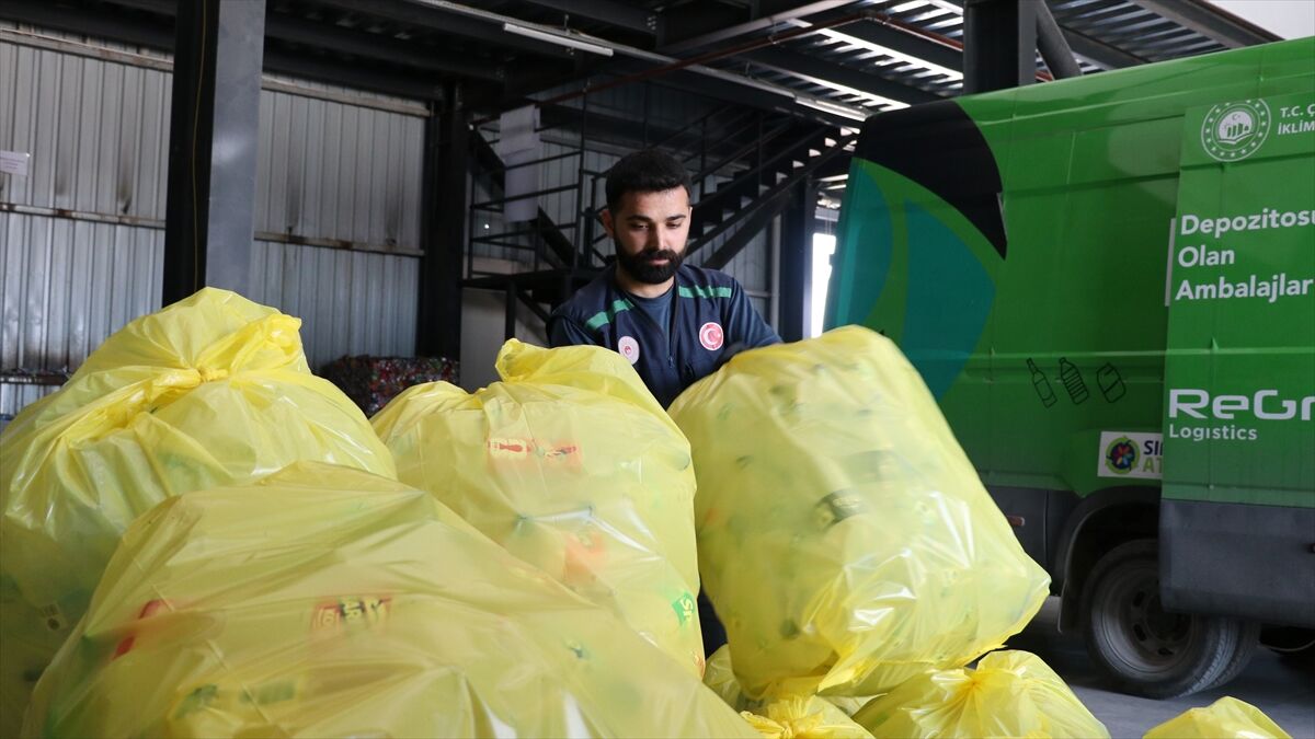 Pilot il Sakarya'da 9 milyona yakın içecek ambalajı geri dönüşüme kazandırıldı