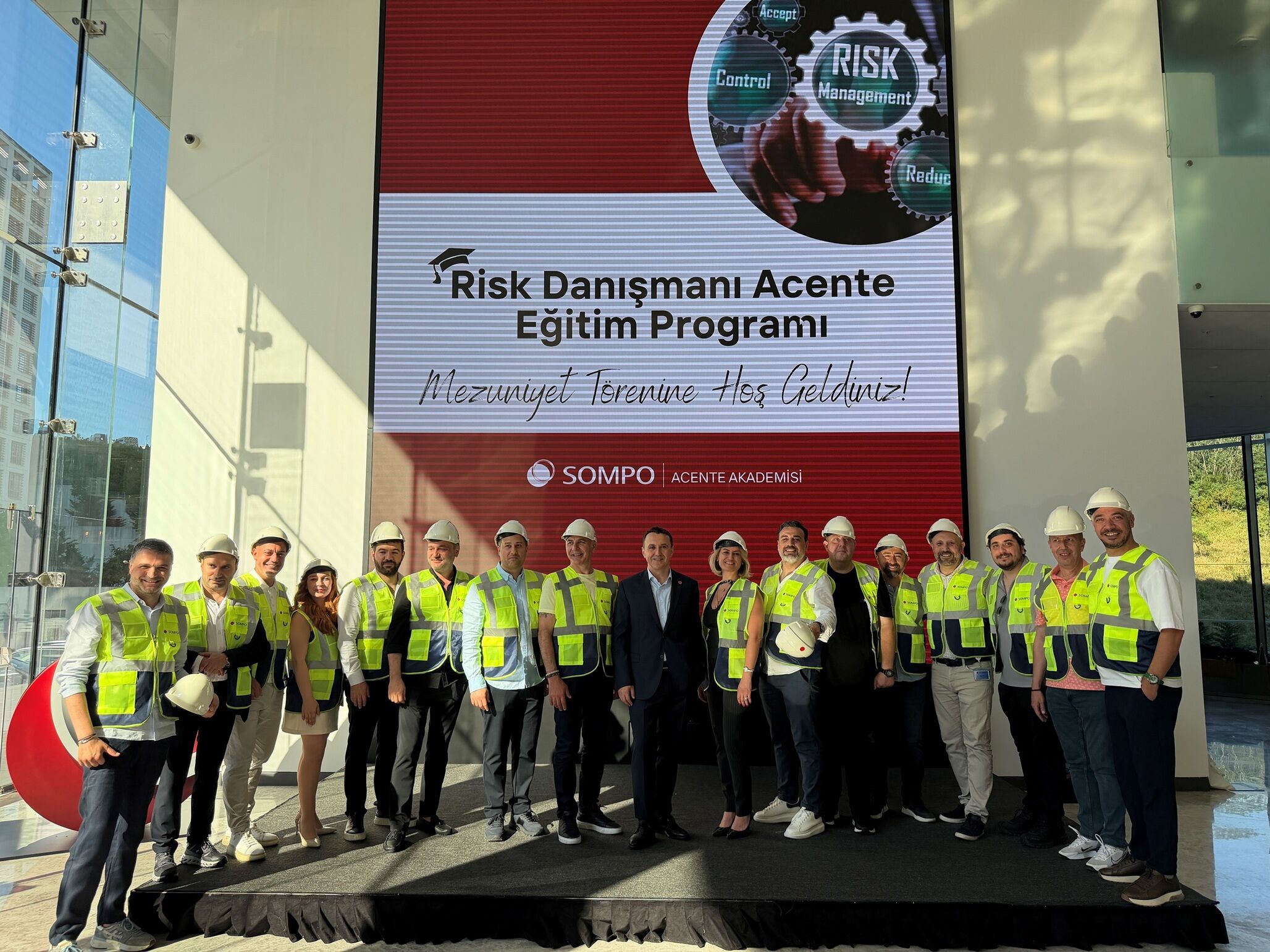 Sompo Sigorta Risk Danışmanı Acente Programı ikinci dönem mezunlarını verdi
