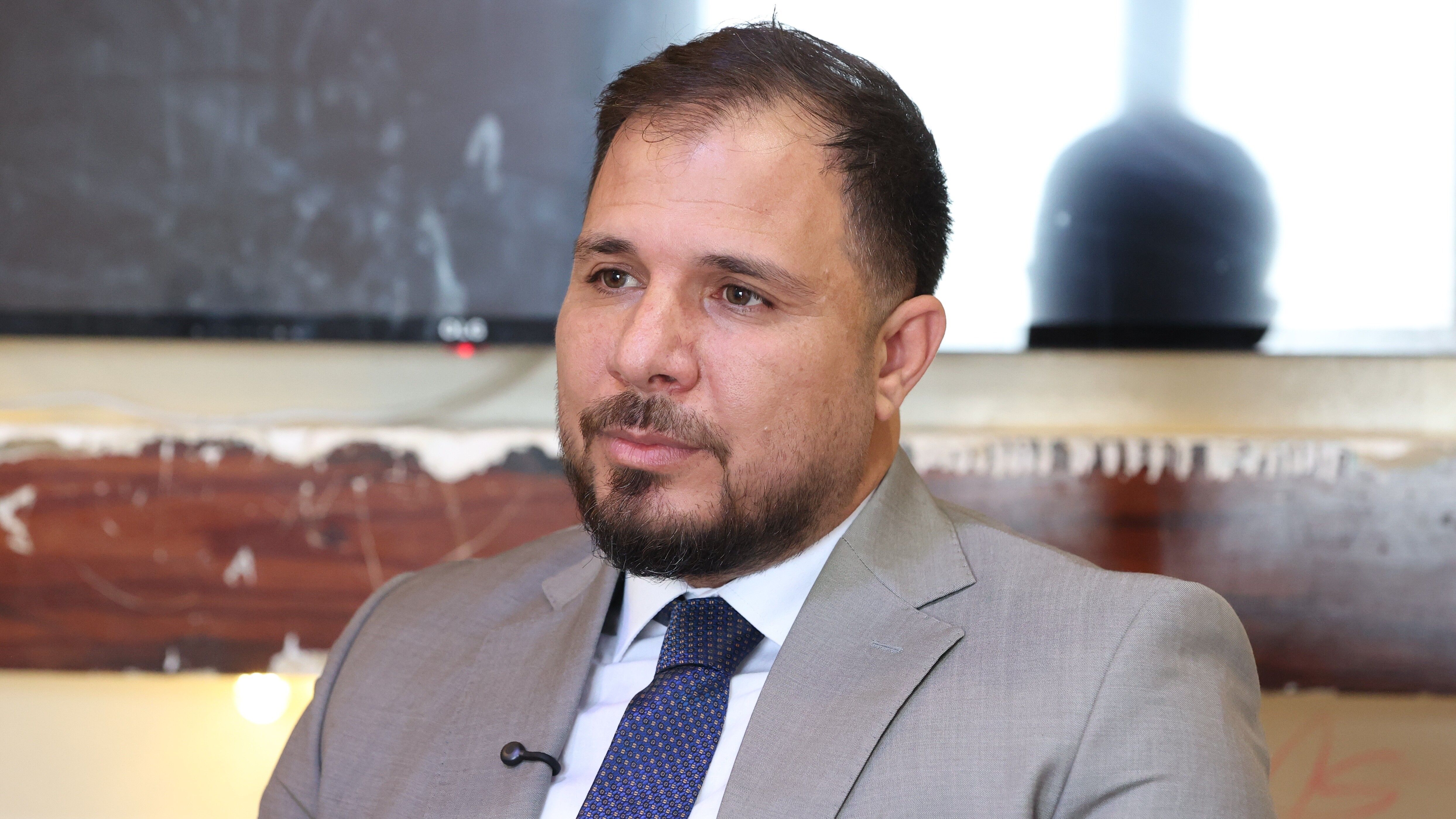 Suriye'de Halk Meclisine atanan gazeteci 'görevi şehit meslektaşlarının sesi olmak için kabul ettiğini söyledi