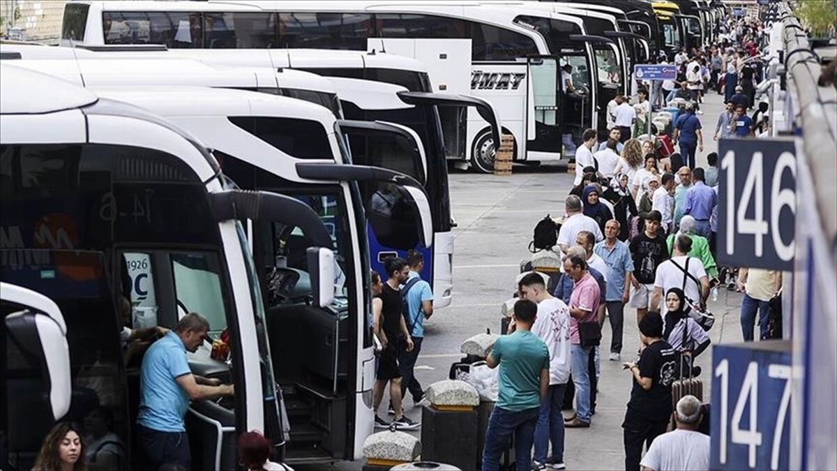 Türkiye'de geçen yıl yaklaşık 2,5 milyon kişi iller arasında göç etti