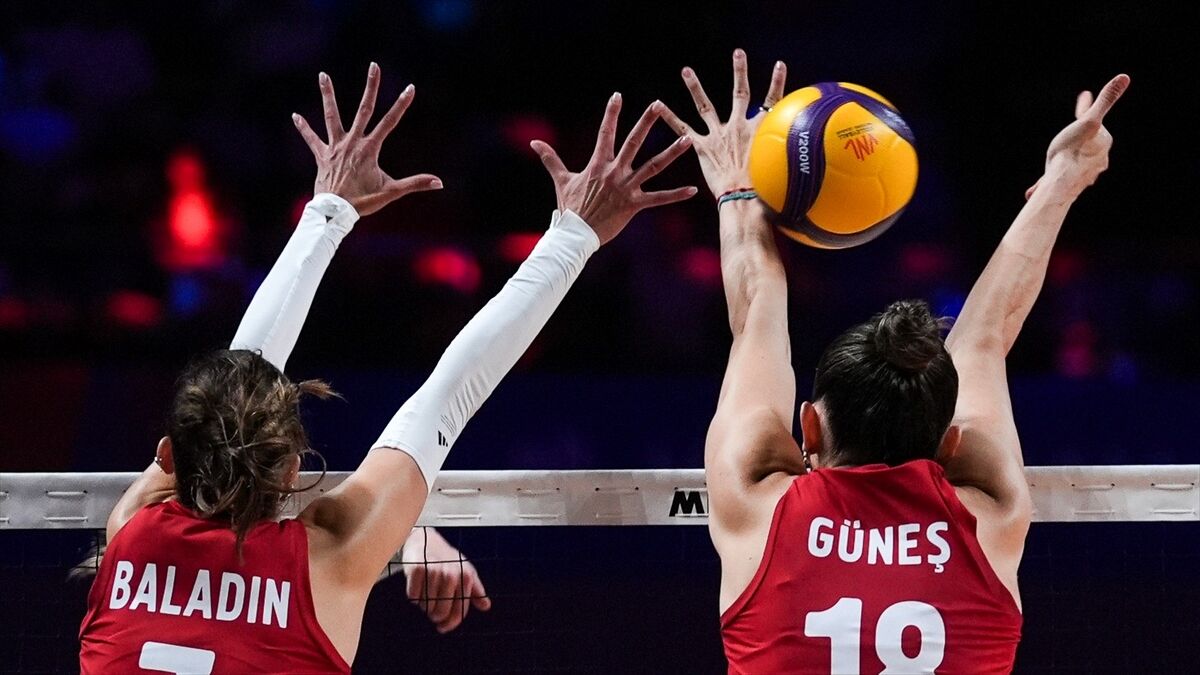 A Milli Kadın Voleybol Takımı, Avrupa Şampiyonası'nda yarın Slovenya ile karşılaşacak