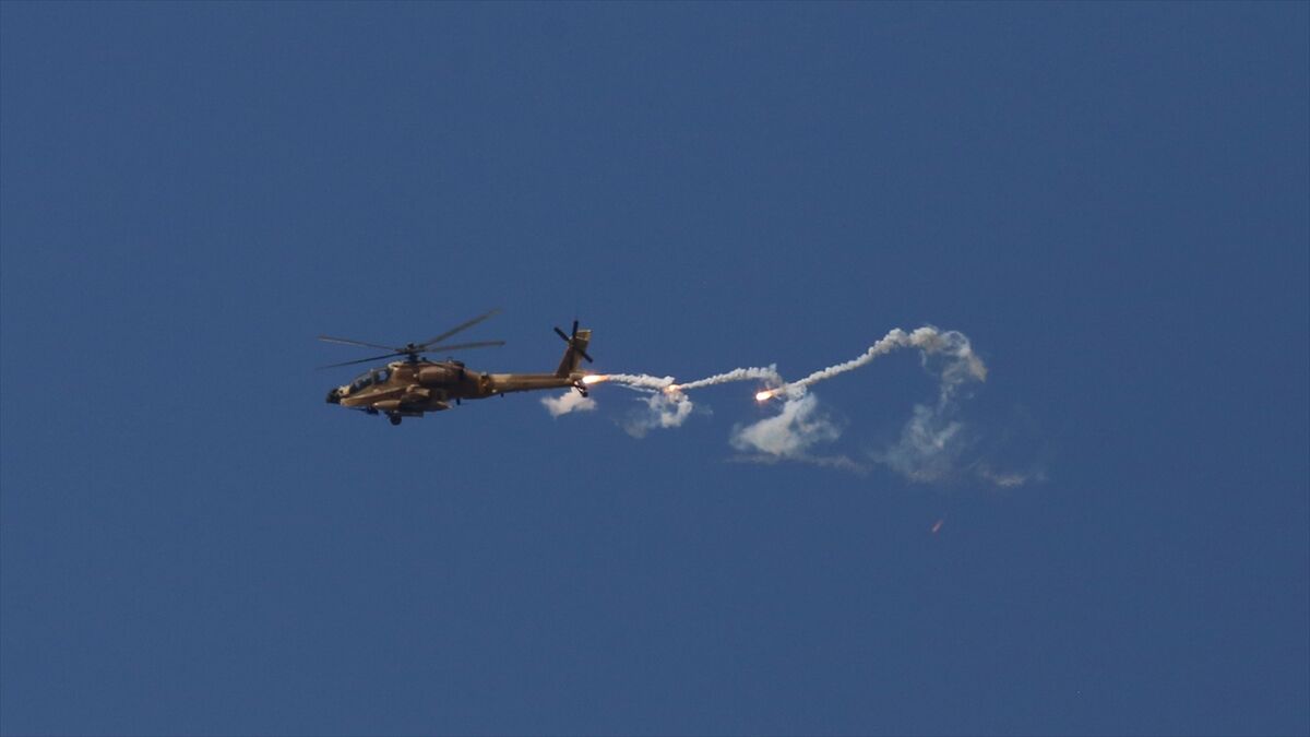 ABD, Texas'ta meydana gelen kazanın ardından tüm Apache helikopter eğitim uçuşlarını askıya aldı