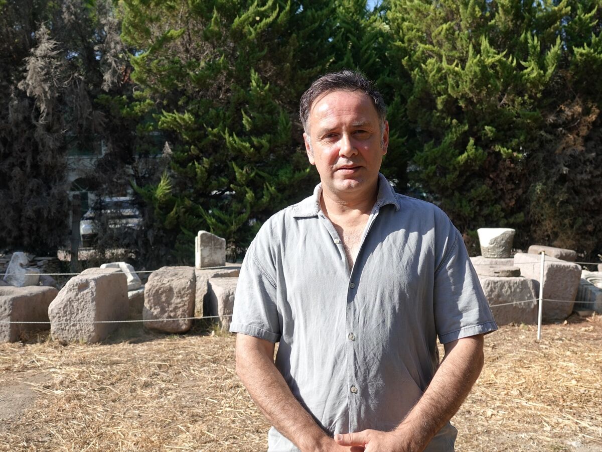 Adramytteion Antik Kenti'nde Roma dönemine ait olduğu değerlendirilen villa ortaya çıkarıldı