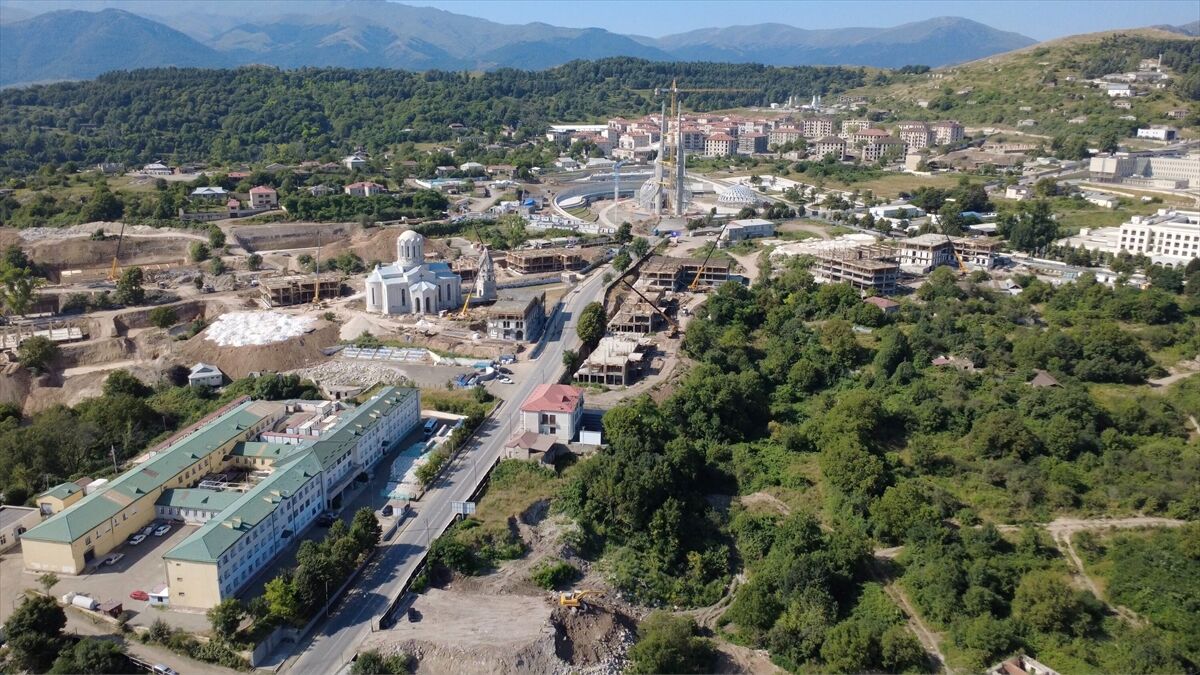 Anadolu Ajansı, yeniden imar çalışmalarının sürdüğü Şuşa'yı havadan görüntüledi