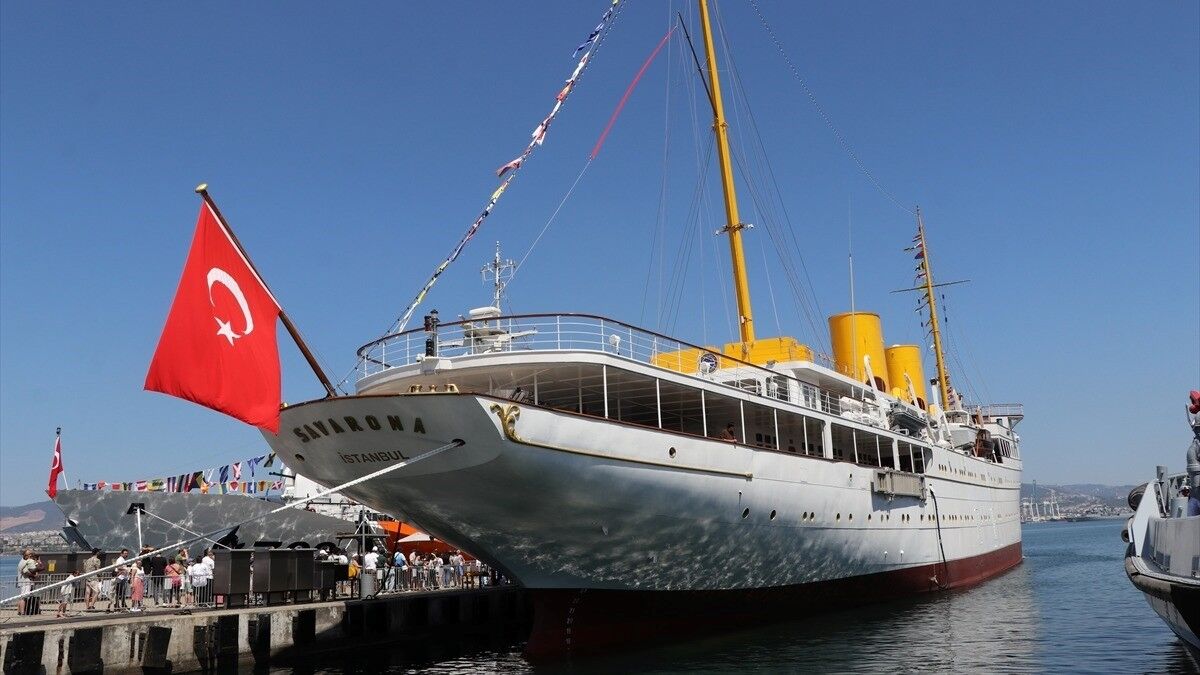 Atatürk'ün manevi mirası TCG Savarona, ziyaretçilerini duygulandırıyor