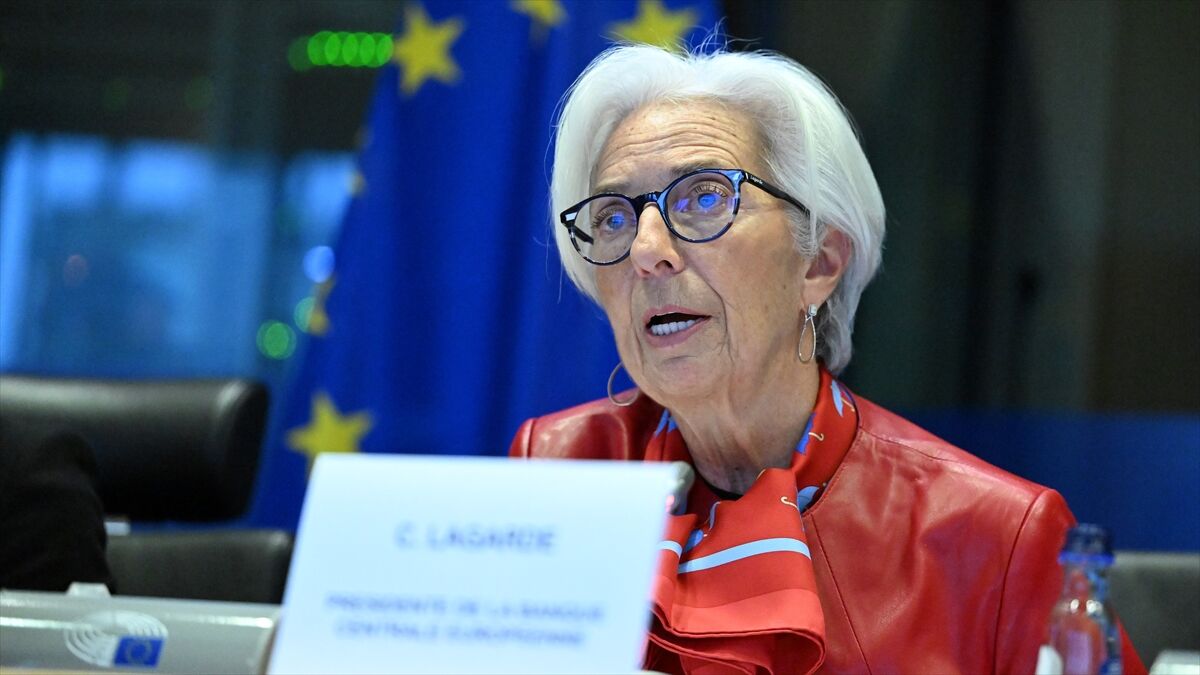 Avrupa Merkez Bankası Başkanı Lagarde'dan büyüme modeli uyarısı