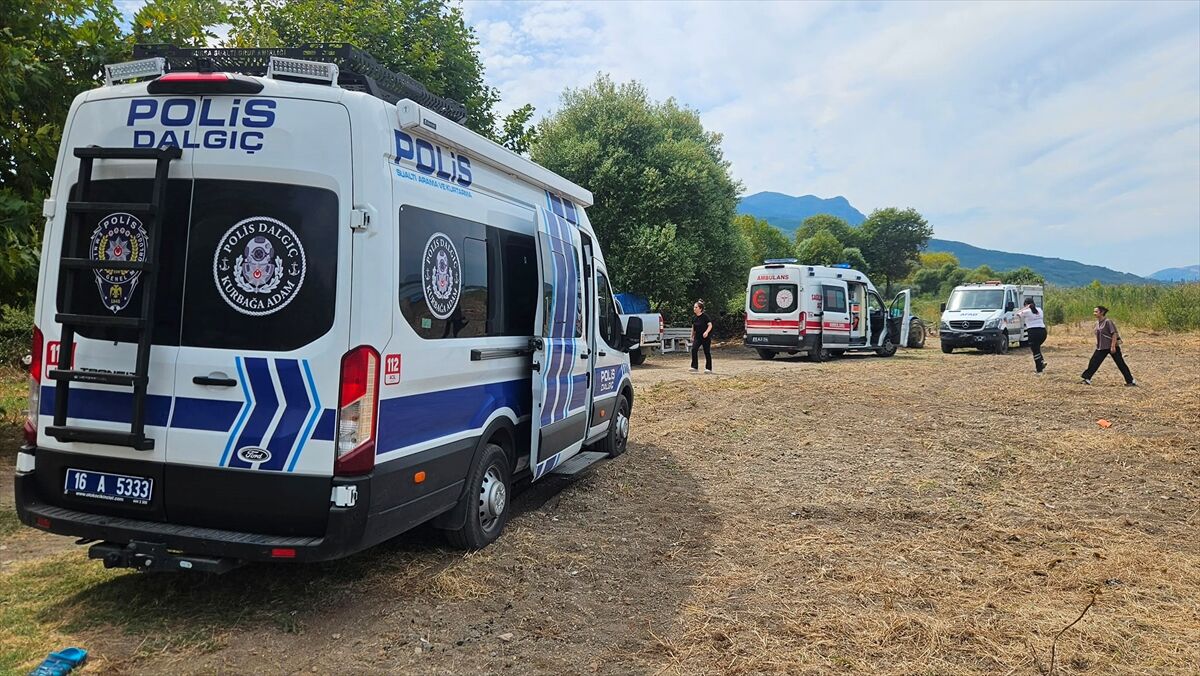 Bursa'da İznik Gölü'ne giren genç boğuldu