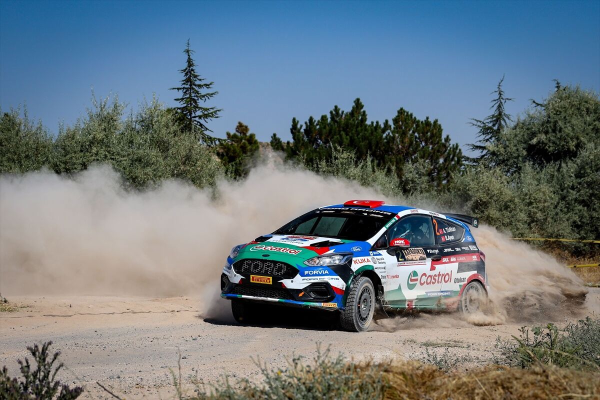 Castrol Ford Team Türkiye, Kapadokya Rallisi'nde ikinci oldu