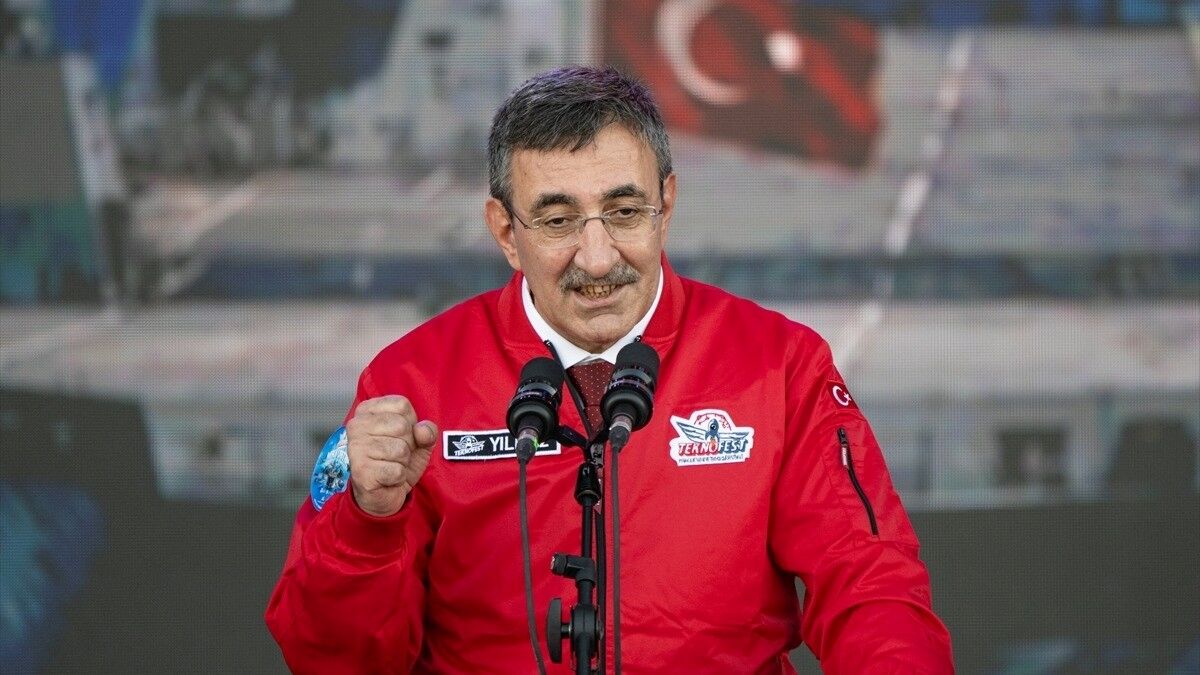 Cumhurbaşkanı Yardımcısı Yılmaz, TEKNOFEST Mavi Vatan'ı ziyaret etti