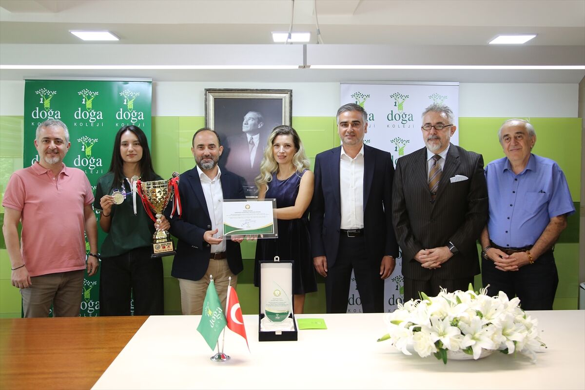 Doğa Koleji 11. sınıf öğrencisi uluslararası matematik yarışmasında dünya birincisi oldu