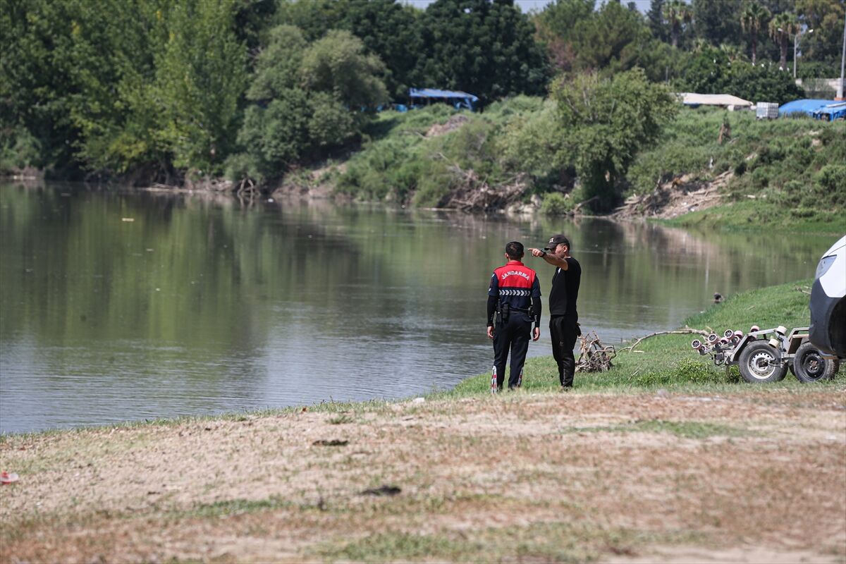 GÜNCELLEME - Adana'da Ceyhan Nehri'nde kaybolan 2 çocuktan 1'inin cesedine ulaşıldı