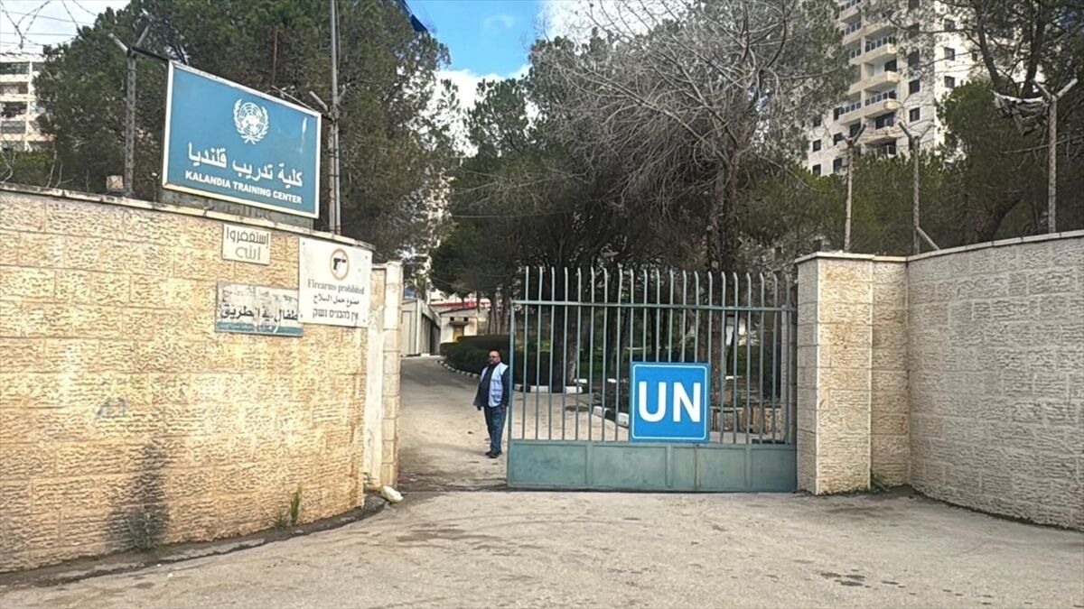 İsrail, UNRWA'nın Doğu Kudüs'teki Kalendiya Eğitim Merkezi'ne el koydu