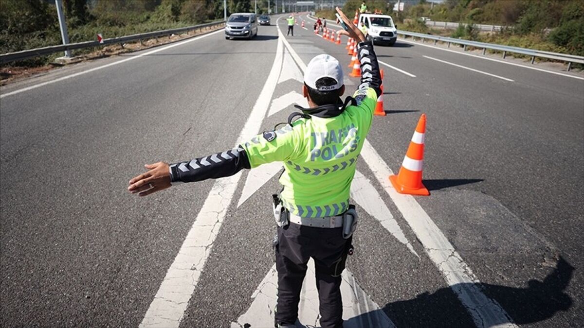 İstanbul'da Zafer Bayramı dolayısıyla yarın Vatan Caddesi trafiğe kapatılacak