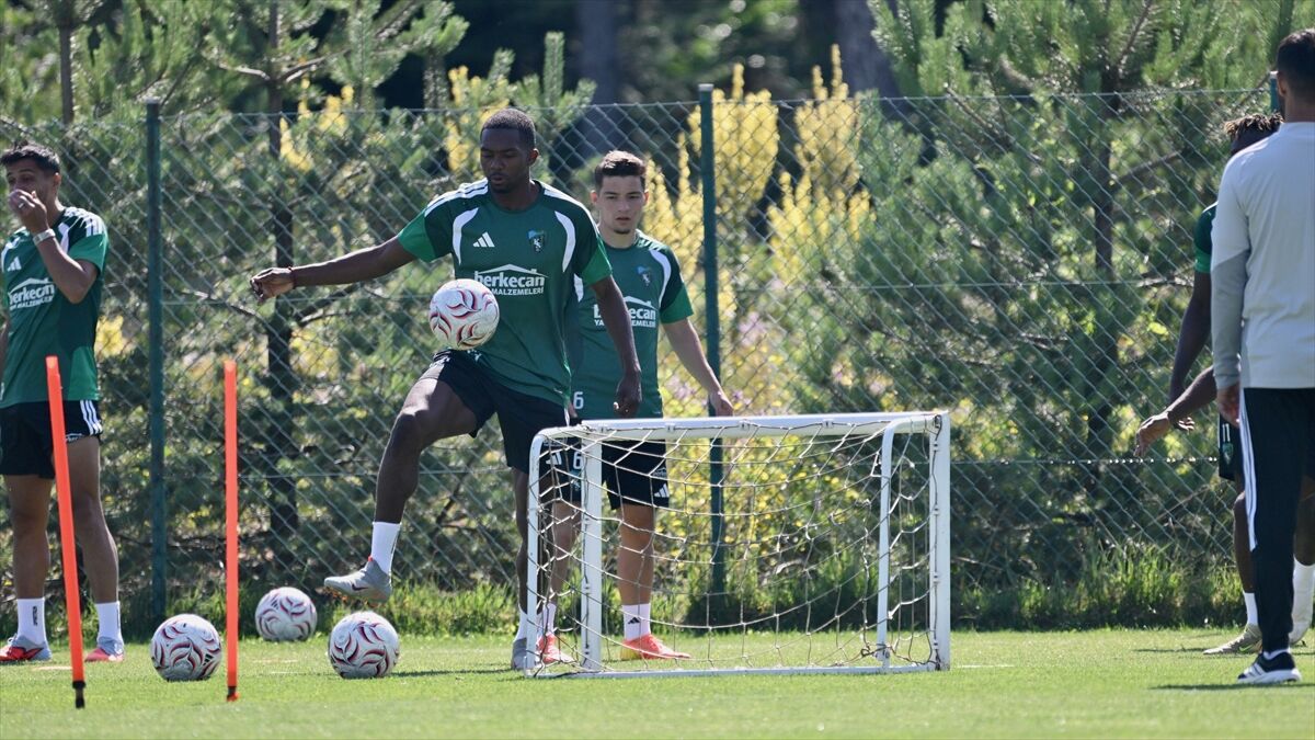 Kocaelispor, Süper Lig'de yarın Amed Sportif Faaliyetler'i konuk edecek