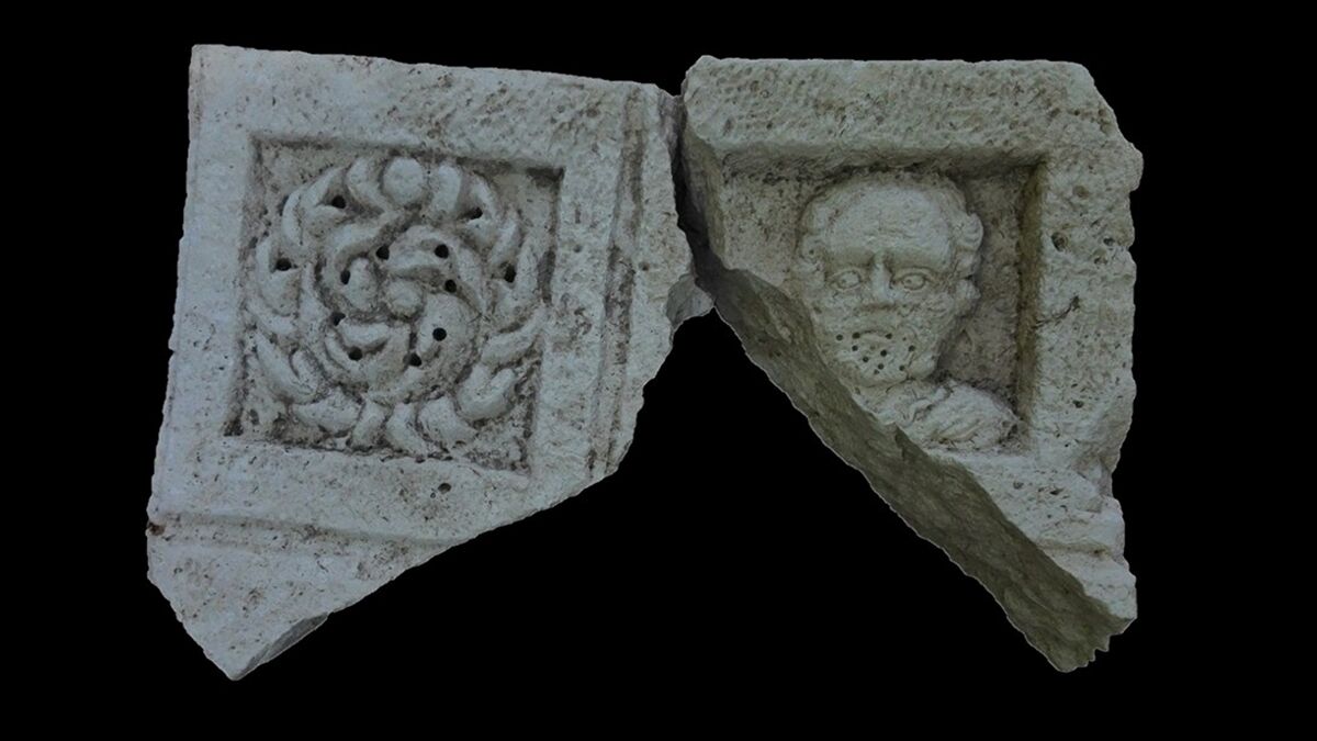 Kültür ve Turizm Bakanı Ersoy: Side'de tarihin görkemli kapılarından birini daha gün yüzüne çıkardık