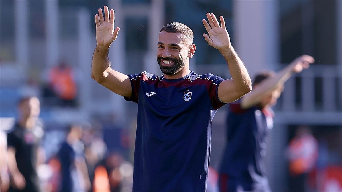 Muhammed Salah'ın Trabzonspor forması kısa sürede Kahire'de spor mağazalarında yayıldı