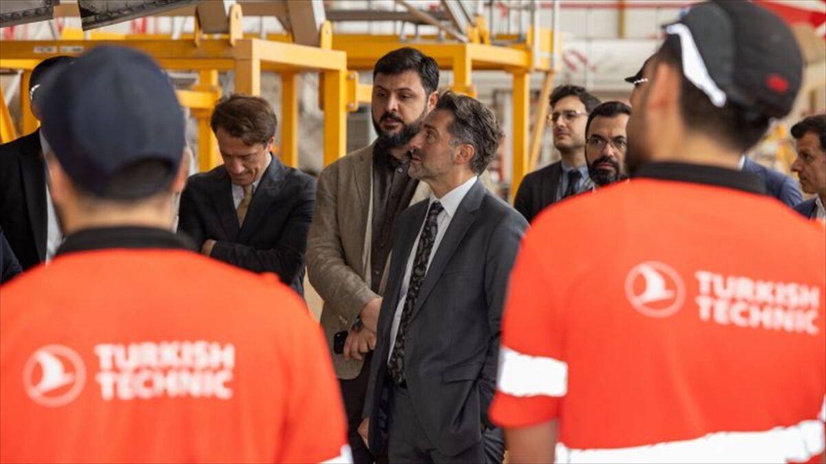 Murat Şeker'den THY Teknik AŞ'nin Sabiha Gökçen Havalimanı'ndaki tesislerine ziyaret