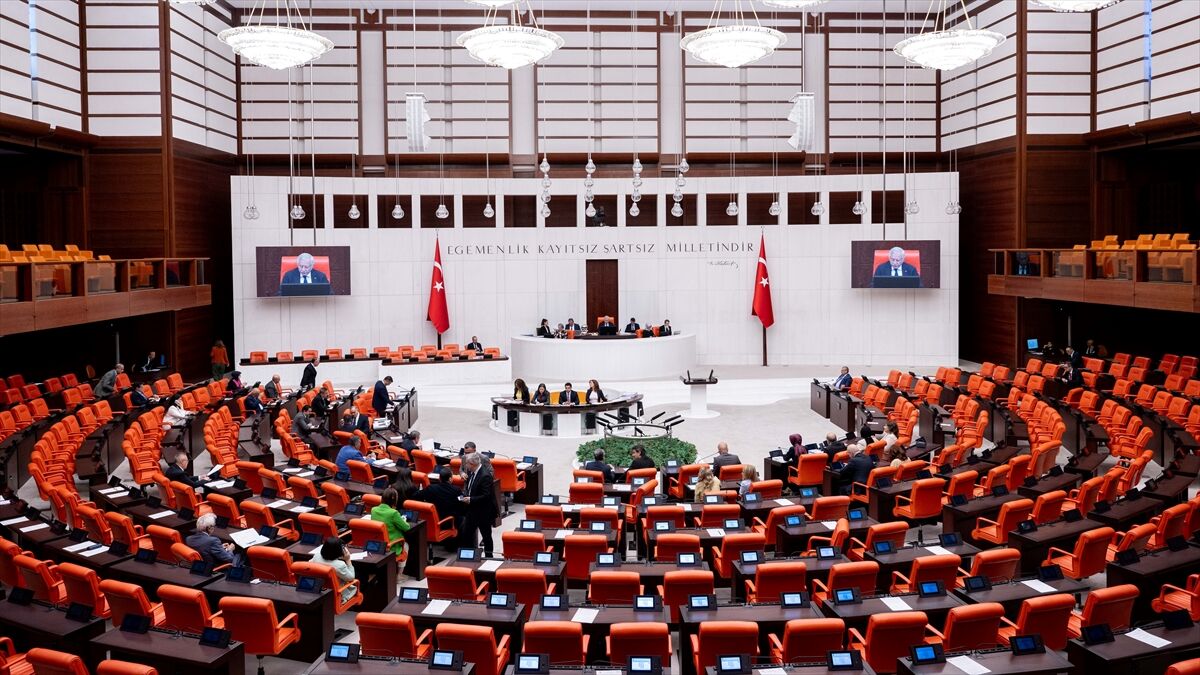 TBMM'de şehit aileleri ve gazilerin haklarına yönelik düzenlemeleri içeren kanun teklifinin görüşmelerine devam edilecek