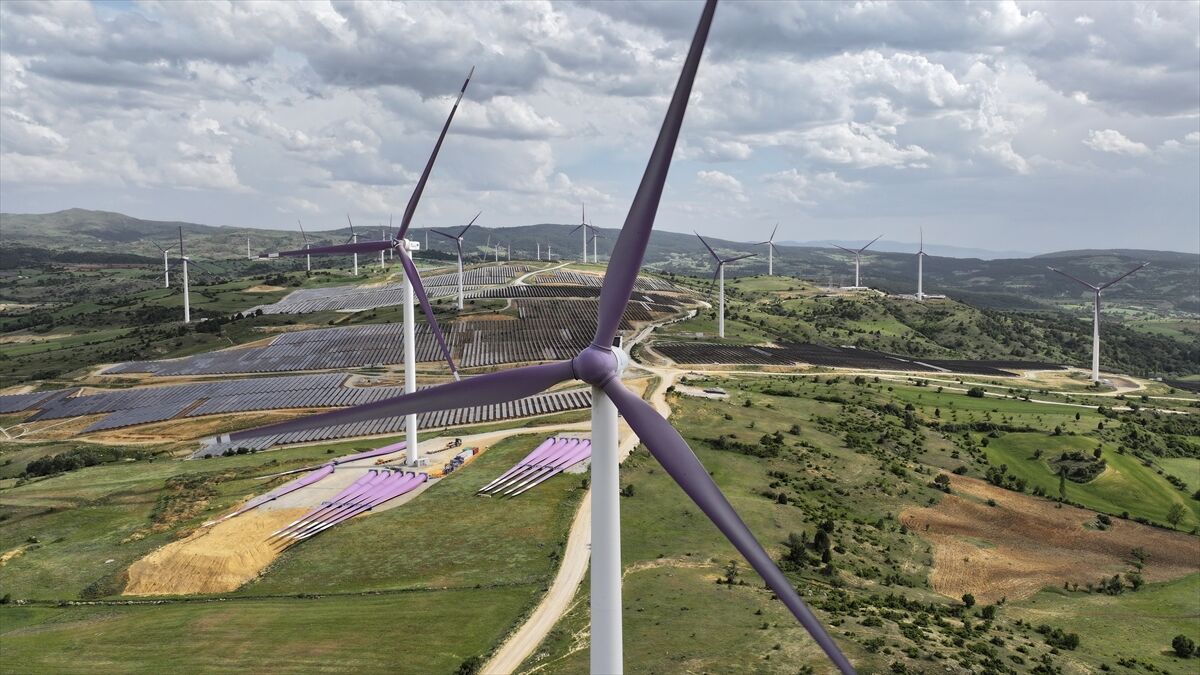 Türkiye'nin elektrik kurulu gücündeki son bir yıldaki artışın yüzde 88'i yenilenebilir kaynaklardan geldi