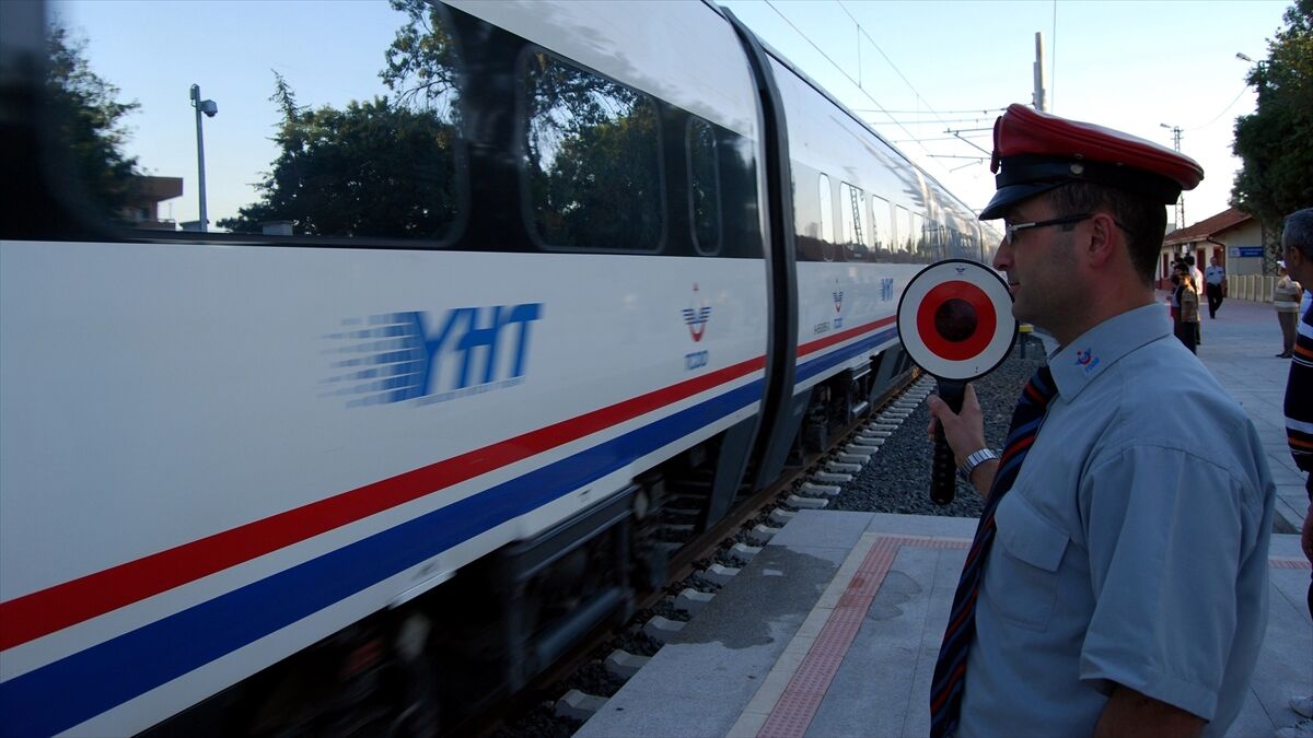 Türkiye'nin ikinci yüksek hızlı tren hattı 15 yaşında