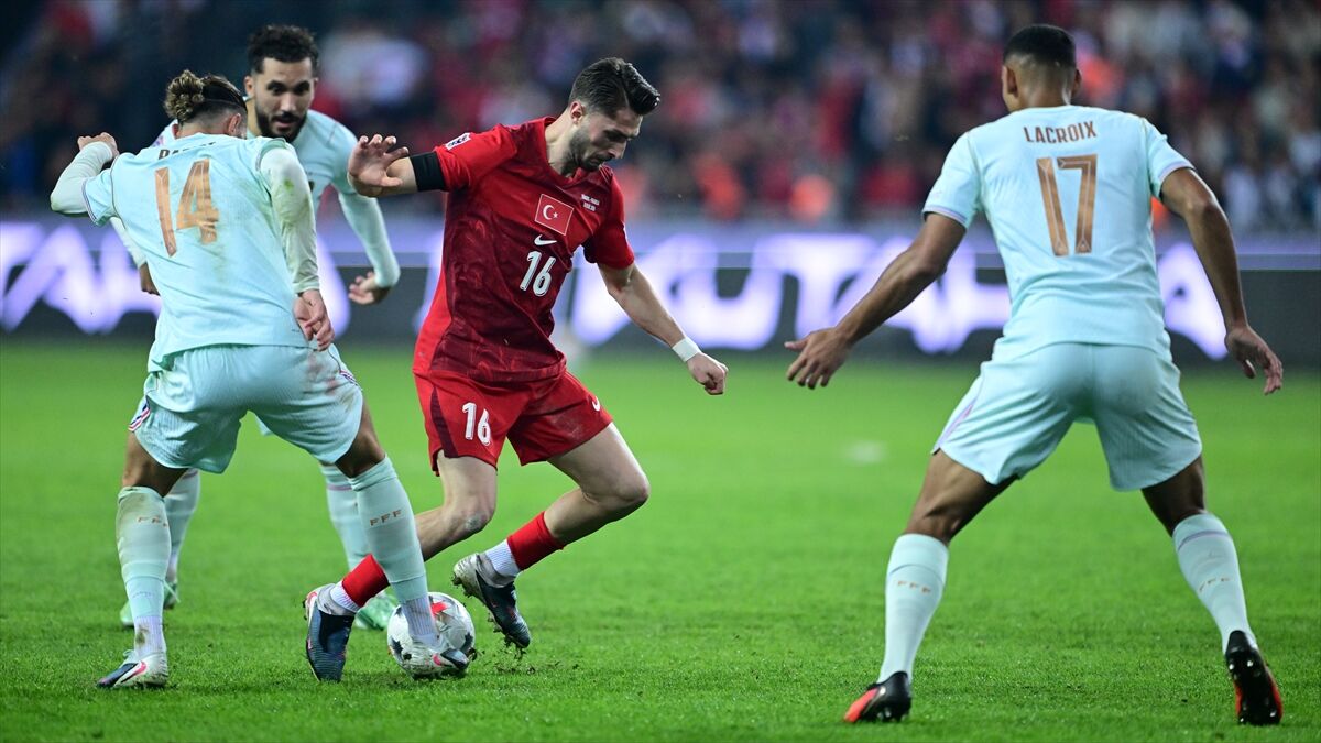 A Milli Futbol Takımı, Fransa'ya mağlup oldu