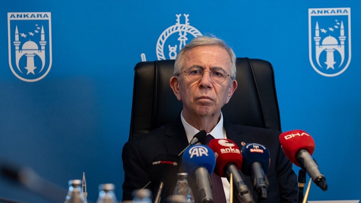 ABB Başkanı Mansur Yavaş, CHP'den istifa etti