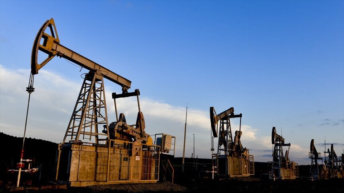 ABD-İran hattında diplomasi beklentileri Brent petrolü 100 doların altına çekti