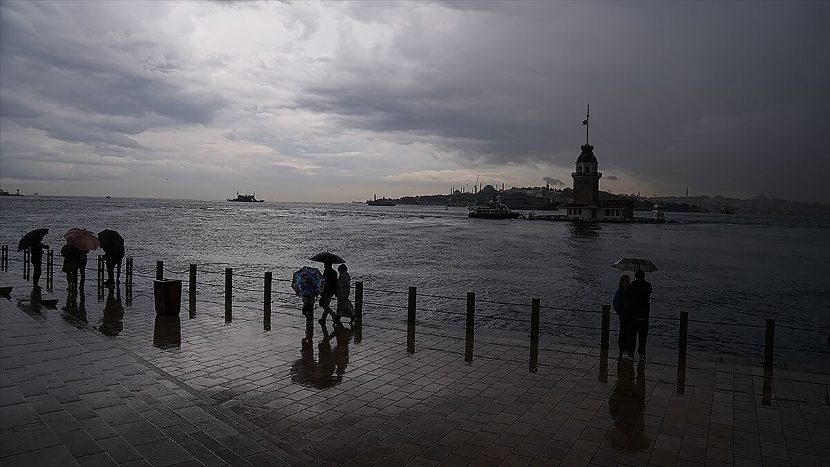 AKOM'dan İstanbul'da cuma günü için sağanak uyarısı