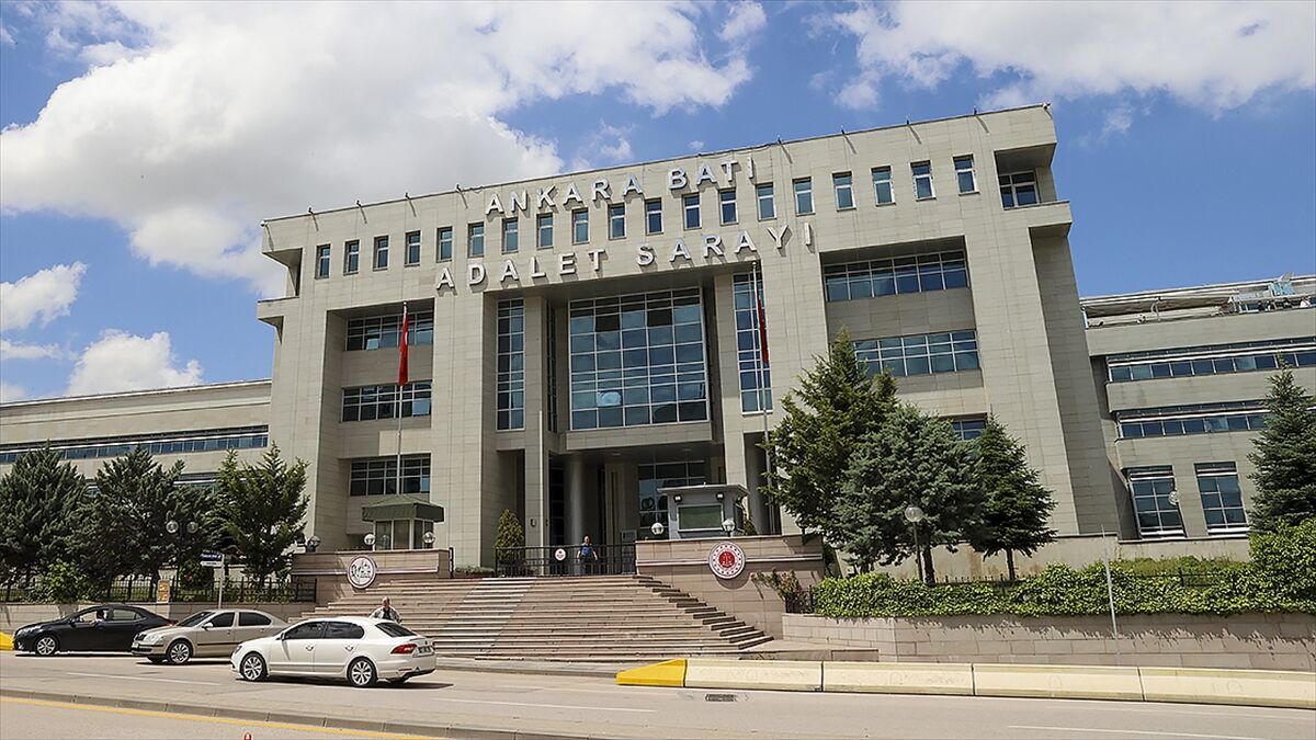 Ankara'da 'yeni nesil suç örgütü' soruşturmasında 44 kişi tutuklandı