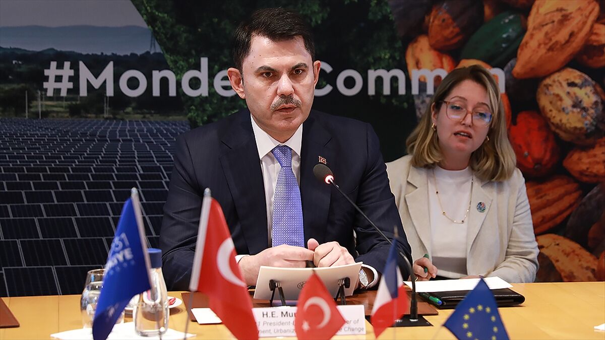 Bakan Kurum, Fransa Kalkınma Ajansı'yla Türkiye'de müsilajla mücadele projesi geliştireceklerini bildirdi