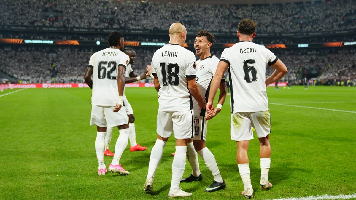 Beşiktaş'ı milli maç arasının ardından zorlu bir maraton bekliyor
