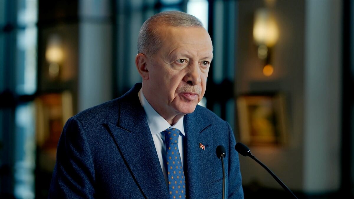 Cumhurbaşkanı Erdoğan: 26 Eylül Türk Dil Bayramı vesilesiyle bizlere düşen görev, Türkçemizi en iyi şekilde aktarmaktır