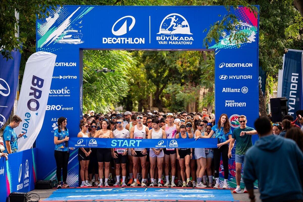 Decathlon Büyükada Yarı Maratonu 4 bin 500'ü aşkın katılımcıyla gerçekleşti