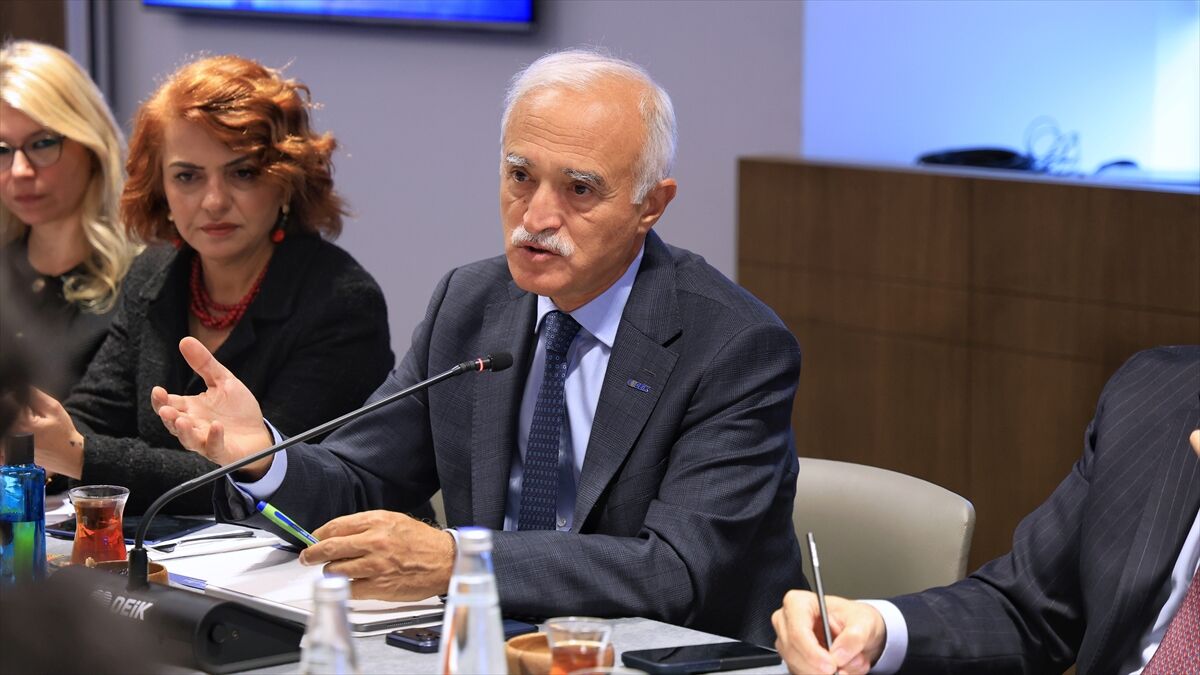DEİK'ten 'ABD'nin Uyguladığı Tarife Sonrası Çin Dış Ticaretinin Analizi' raporu