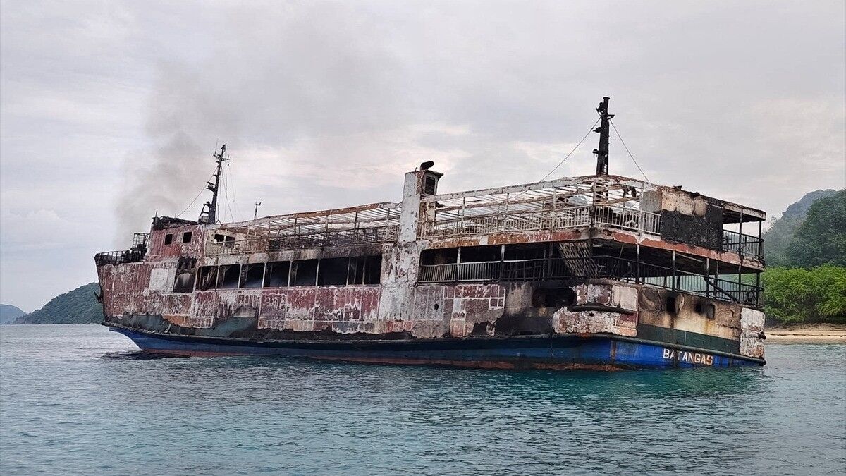 Filipinler'de yolcu feribotunda çıkan yangında 5 kişi öldü, 87 kişi kayboldu