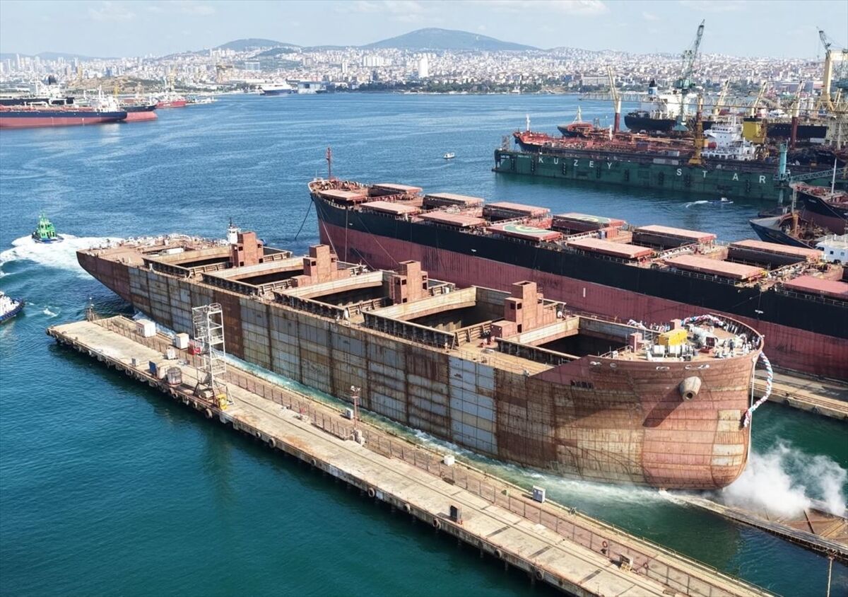 HABAŞ 'M/V Gülsel Hanım' gemisini denize indirdi