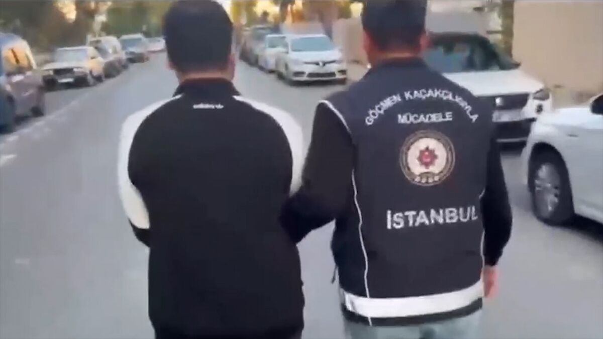 İstanbul'daki 'usulsüz vatandaşlık' operasyonunda 73 şüpheli yakalandı