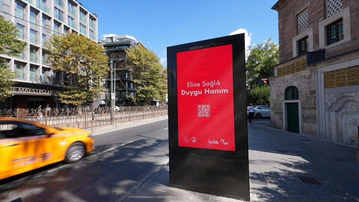 'İyilik Var' dijital gönüllülük platformuna ilişkin mesajlar ülke genelindeki billboardlara yansıdı